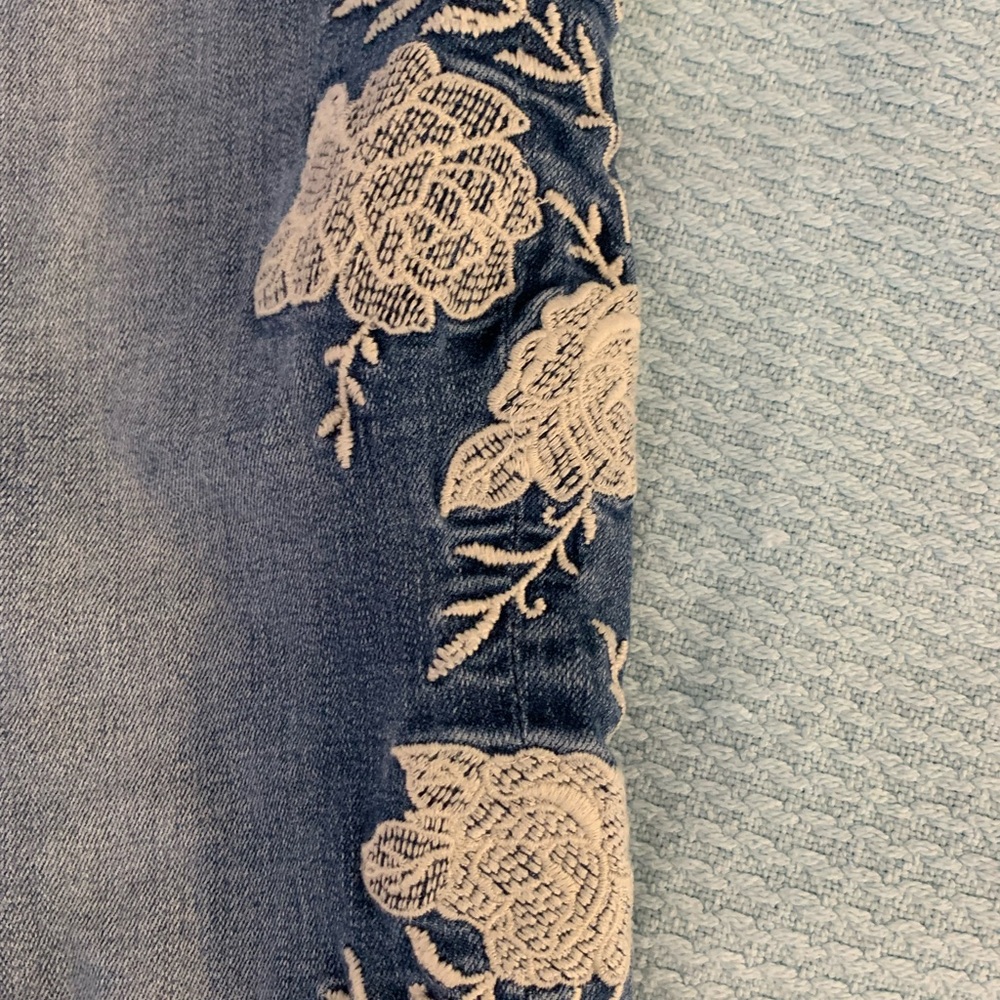 White Roses Embroidered Blue Jeans - Picture 2 of 4